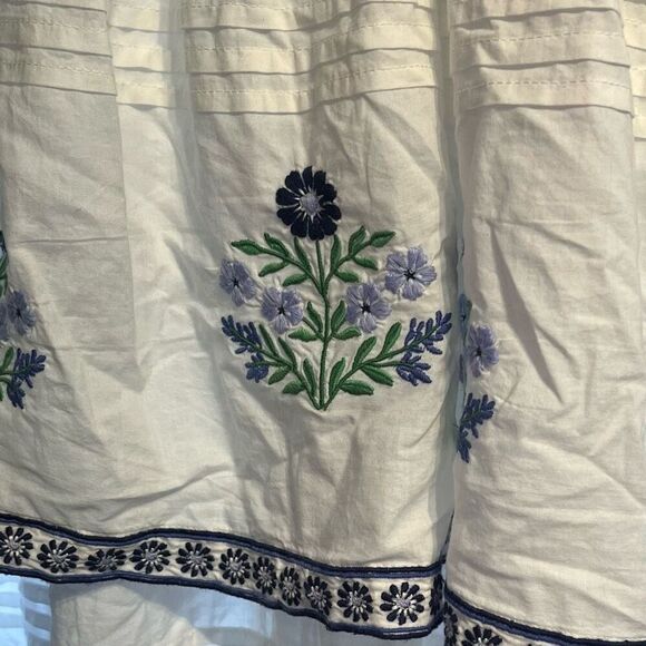 Draper James White & Blue Tiered Floral Embroidered Smocked  Top Knee Length Dre - Picture 5 of 9